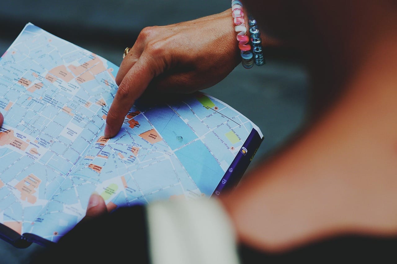 map, tourism, lost, direction, guide, tourist guide, travel, traveler, world, holiday, paper, view, world map, planning, details, style, woman, europe